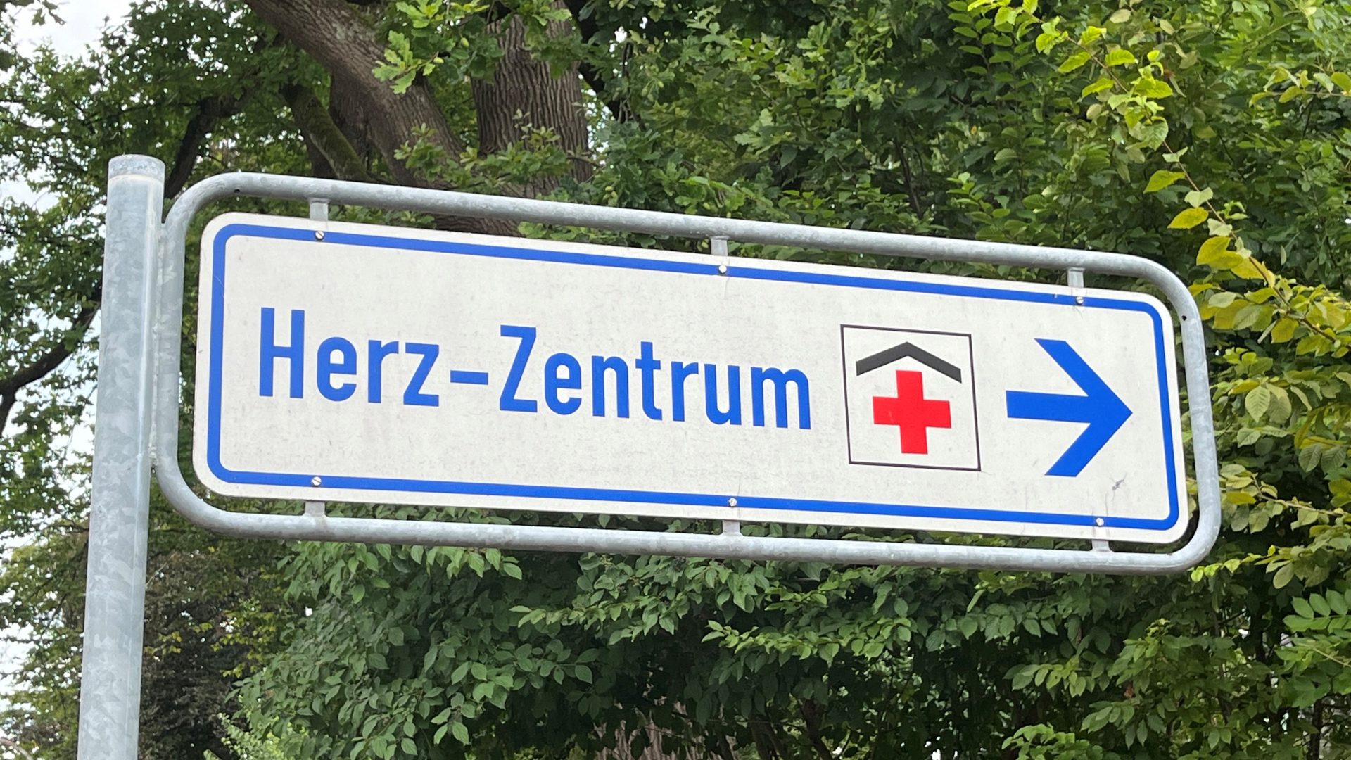 Schild Herz-Zentrum